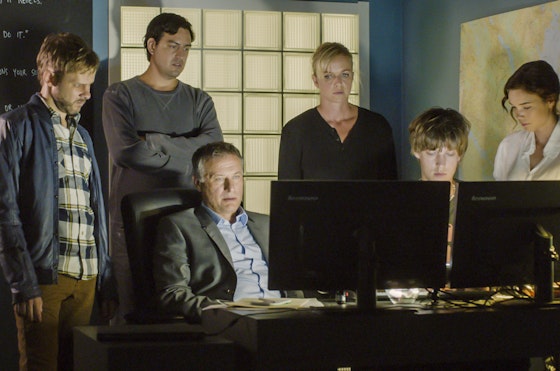 100 Code S01E09