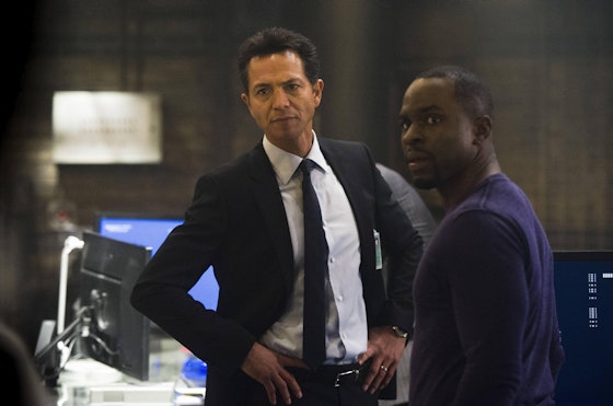 24: Live Another Day S01E01