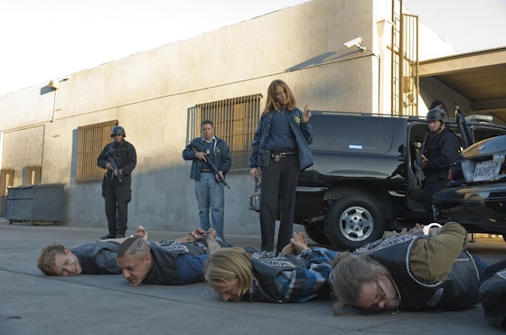 Sons of Anarchy S01E04