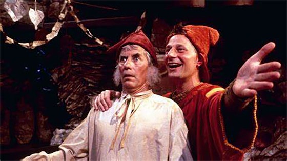 Pyrus: Alletiders jul S01E01