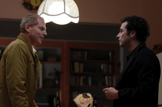 The Americans S01E02