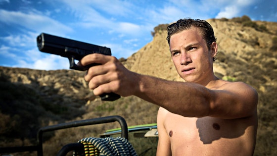 Animal Kingdom S01E01