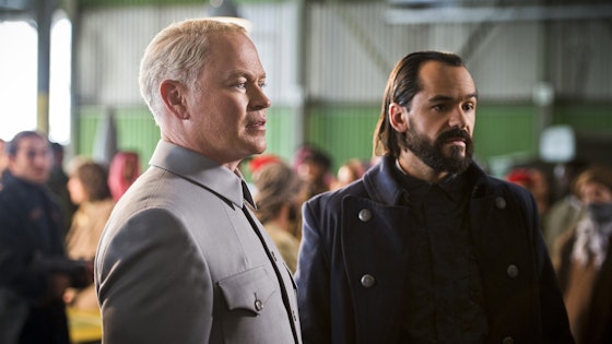 DC's Legends of Tomorrow S01E02