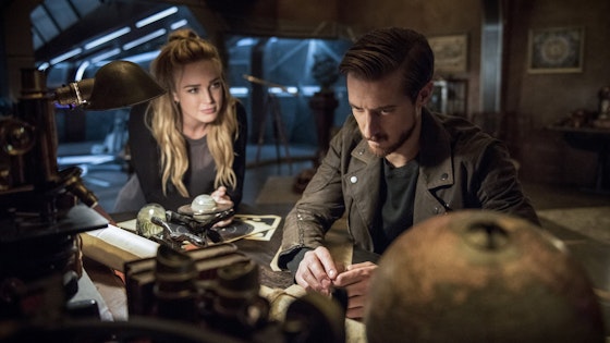 DC's Legends of Tomorrow S01E03