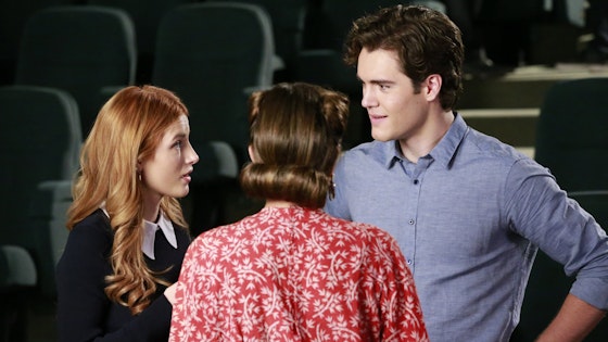 Famous in Love S01E01
