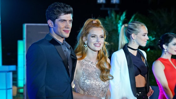 Famous in Love S01E02
