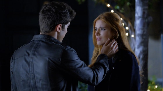 Famous in Love S01E04