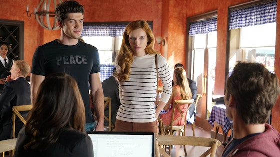 Famous in Love S01E08