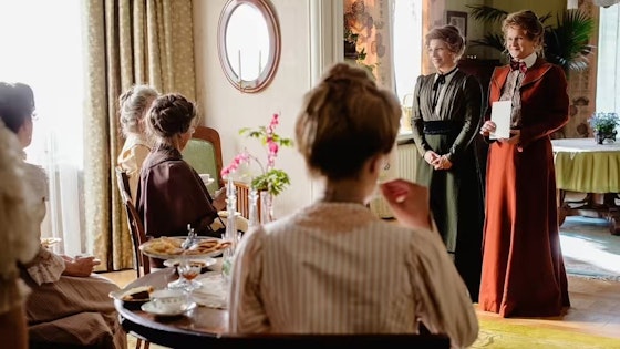 Fröken Frimans krig S01E01