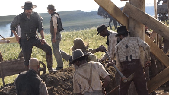 Hell on Wheels S01E01