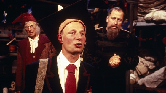 Pyrus: Alletiders nisse S01E01