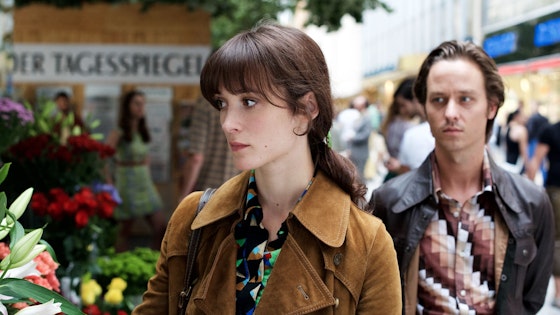 The same Sky S01E02