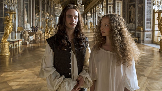 Versailles S01E01